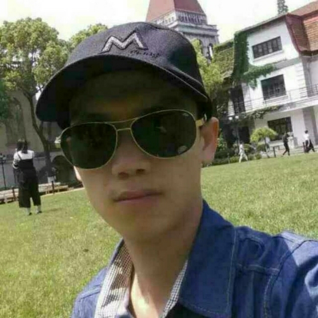 龙小华的第一张照片--浙江交友中心